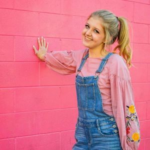 Meet your Posher, Hayley
